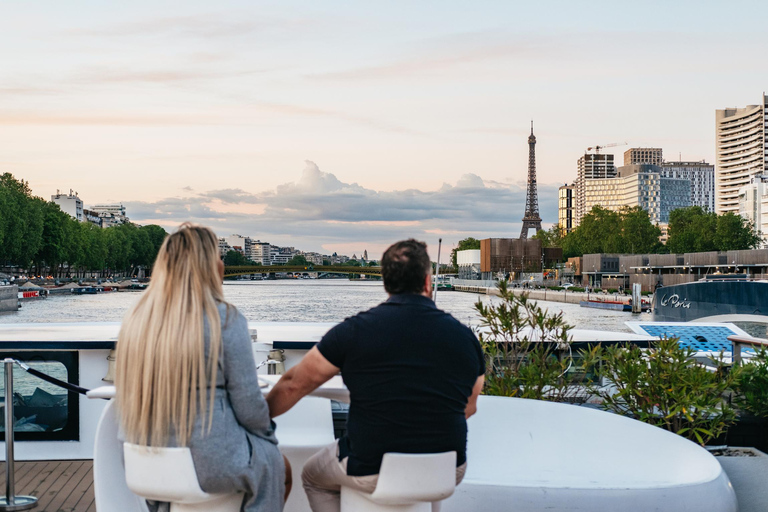 Paris : Dîner-croisière gastronomique sur la Seine avec musique liveDîner-croisière et concert