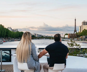 Paris: Gourmet Dinner Cruise on Seine River with Live Music