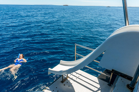 Ibiza: Formentera Boat with Open Bar, 3 meals & Sunset Party ADVANCE: Standard selection of food & open bar option