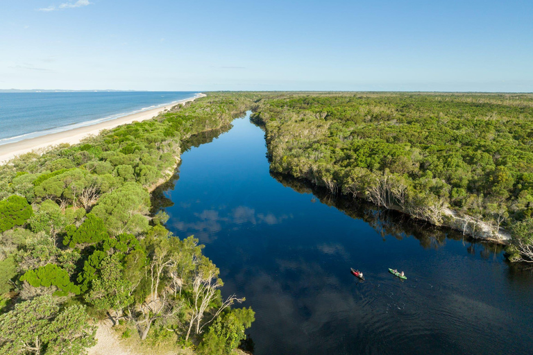 Bribie Island: 4WD, Kayak, and WWII Bunker TourÎle Bribie : 4x4, kayak et visite d&#039;un bunker de la Seconde Guerre mondiale