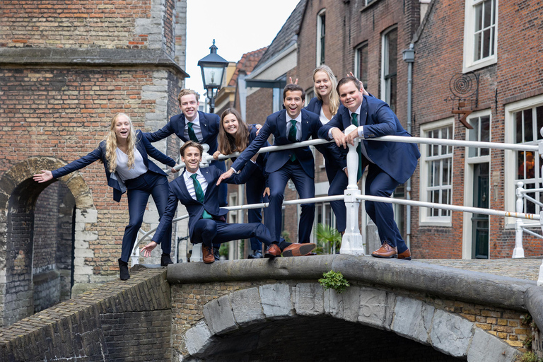Delft City Center; Private Photoshoot & Guided Walk Classic Delft Walk