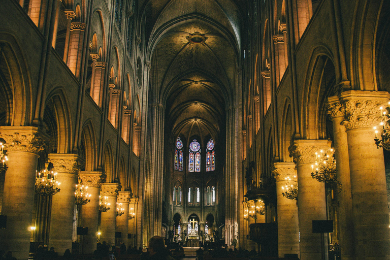 Notre Dame Interior and Exterior Guided Tour with Relics