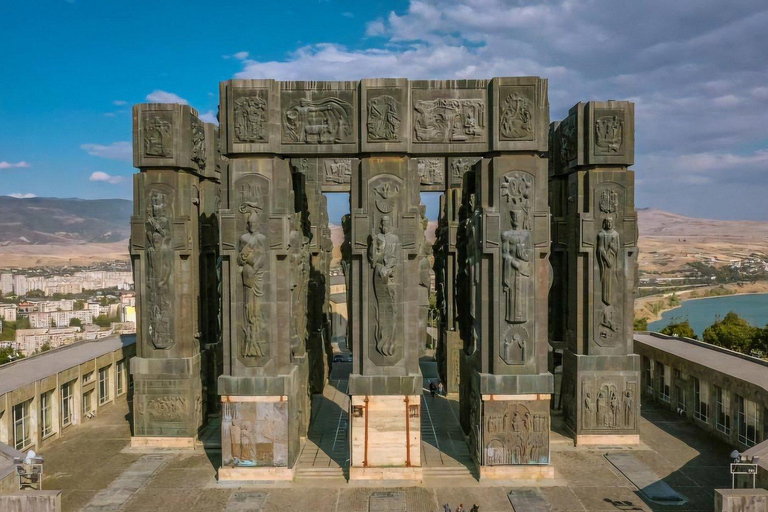 Private Day Tour from Kutaisi to Mtskheta and Tbilisi