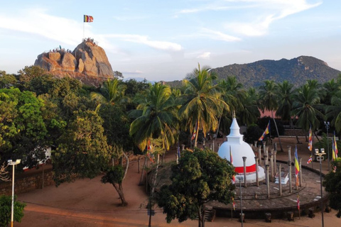 Anuradhapura: Kaludiya Pokuna, Mihintale Sunset Tuk-Tuk Tour