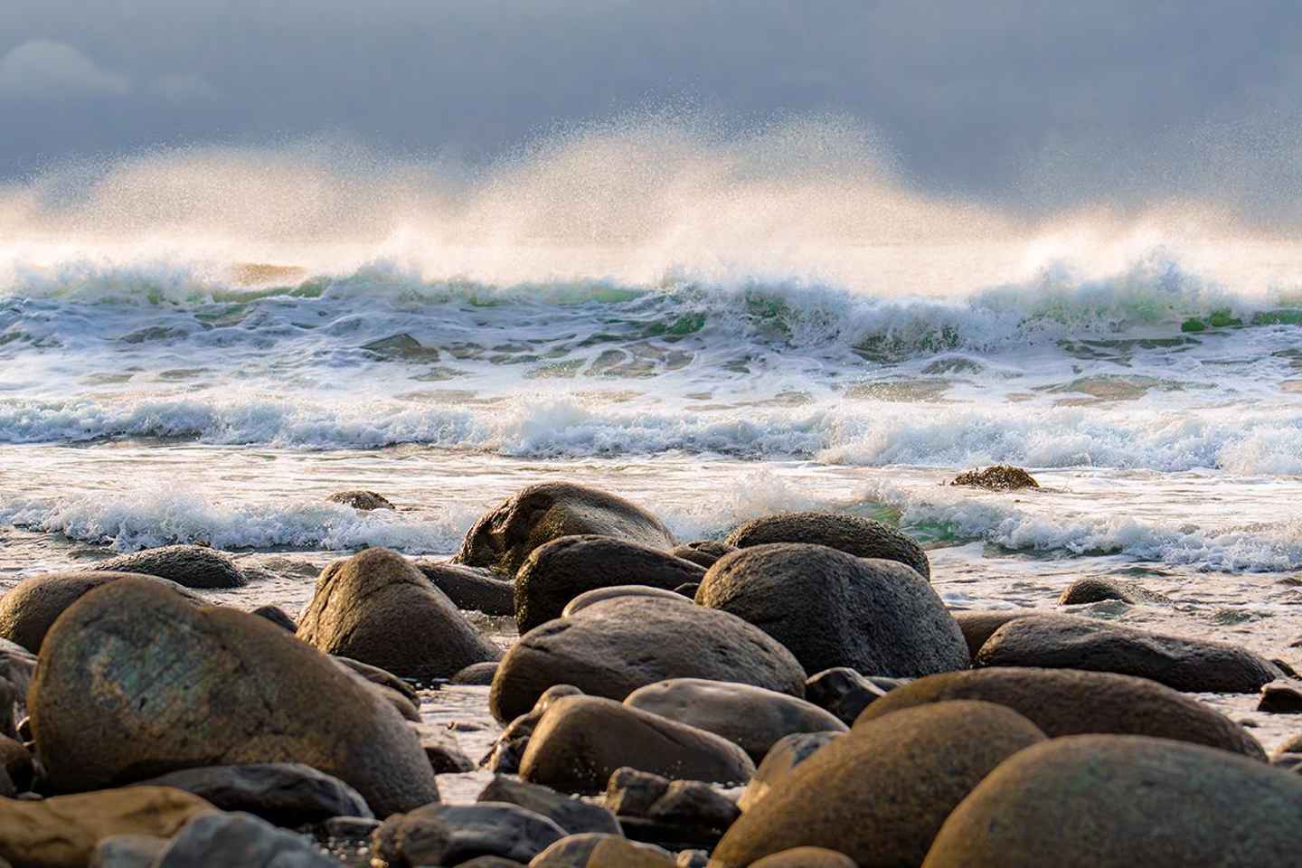Lofoten: Midnight Magic Tour with Snacks and Drinks