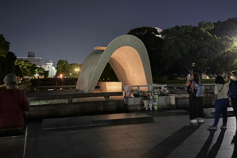 Hiroshima: History and reconstruction from the night view