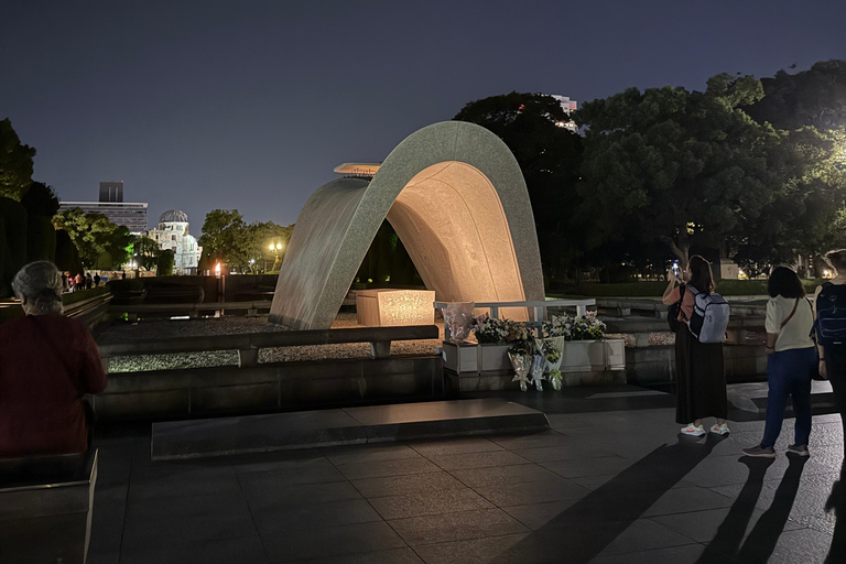Hiroshima: History and reconstruction from the night view