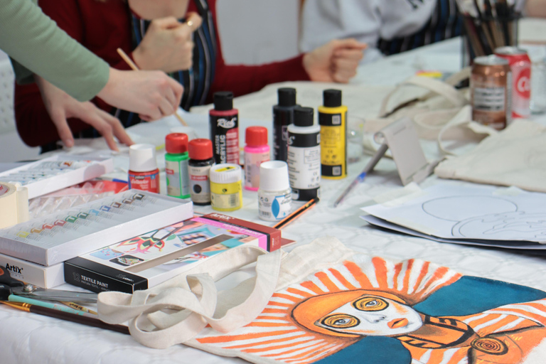 Alicante: Design Your Own Tote Bag Art Workshop