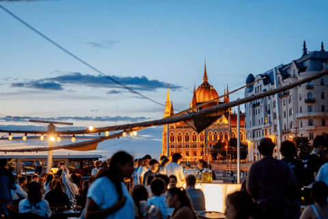 Budapest : croisière du Nouvel An avec forfait boissons à volontéCroisière du Nouvel An avec Akademia 3 Départ