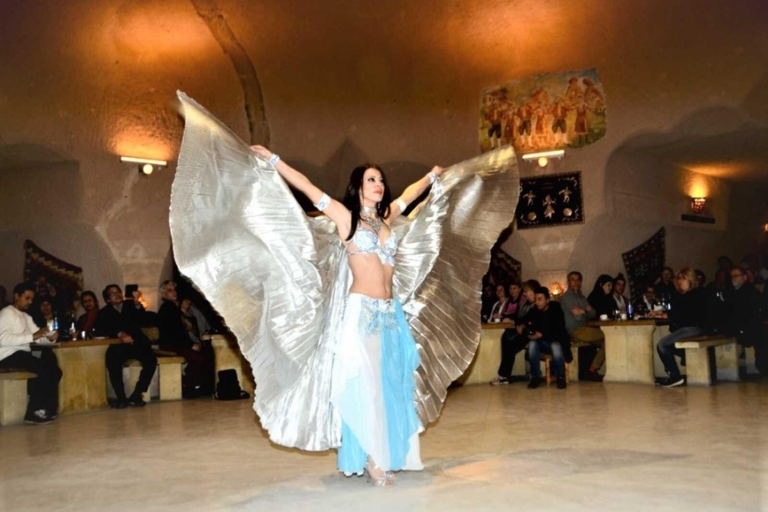 Cappadoce : Dîner traditionnel turc et spectaclesDîner et spectacles turcs traditionnels - avec transfert à l'hôtel