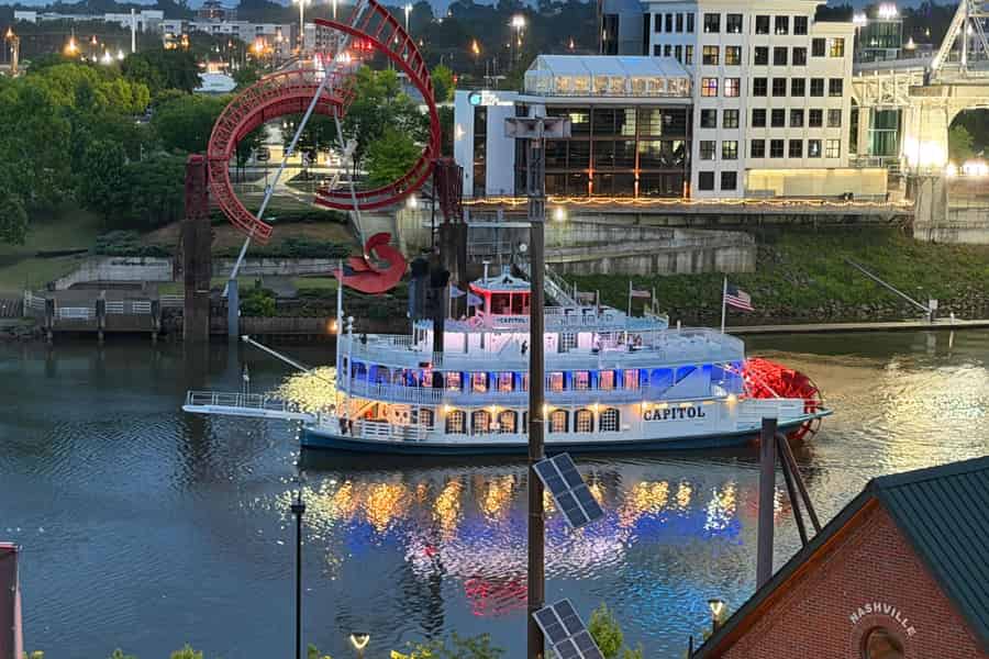 Nashville: Dinner-Bootsfahrt mit Musik. Foto: GetYourGuide Nashville: Dinner-Bootsfahrt mit Musik. Foto: GetYourGuide