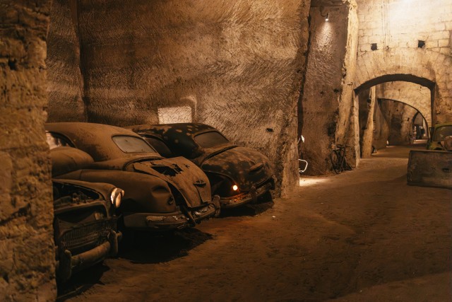 Visit Naples The Bourbon Tunnel Guided Tour with Entrance Ticket in Napoli