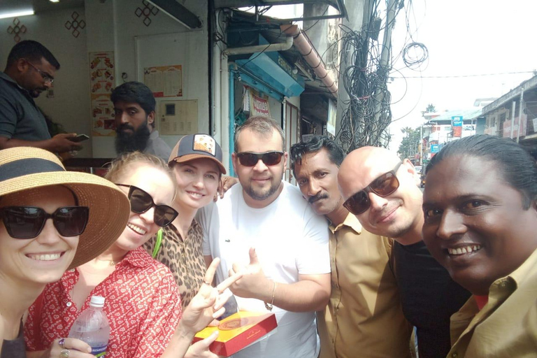 Recorrido en Tuk-Tuk por la ciudad de Fortkochi