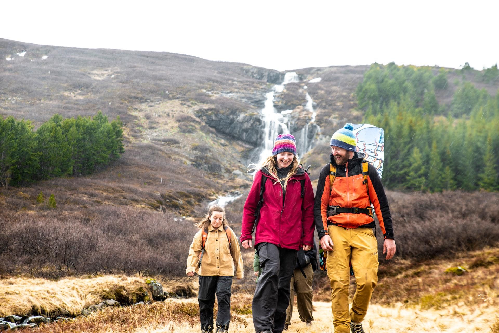Von Isafjordur aus: Wakeboarding und Wandertagestour