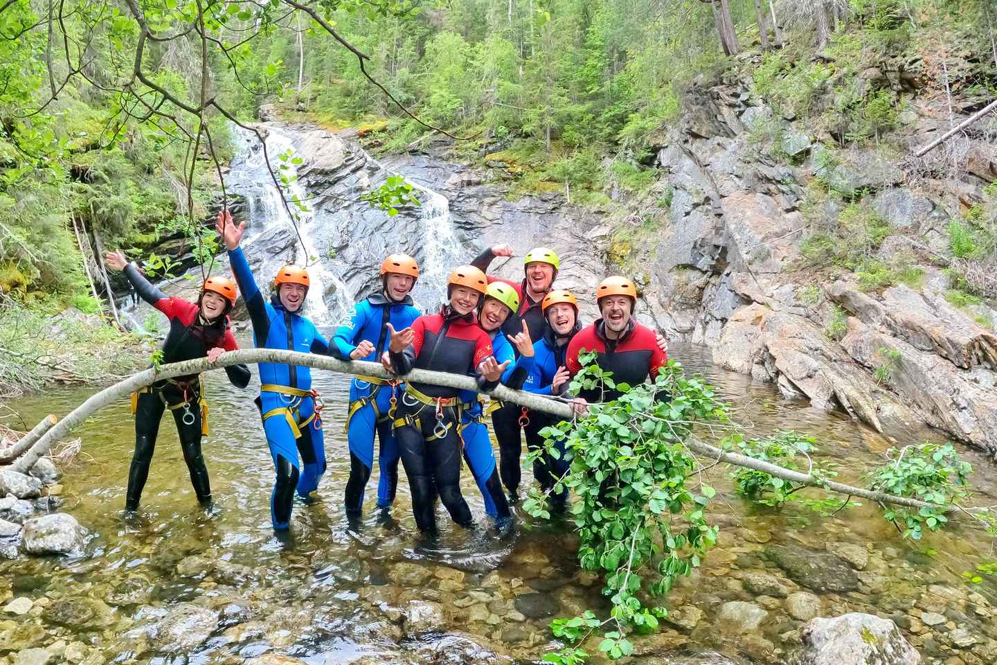 乌夫达尔:趣味峡谷探险,享美味小吃
