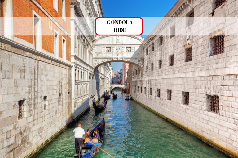 Wenecja: Wspólna gondola przez zapierający dech w piersiach Most WestchnieńWspólna gondola o zachodzie słońca przez zapierający dech w piersiach Most Westchnień