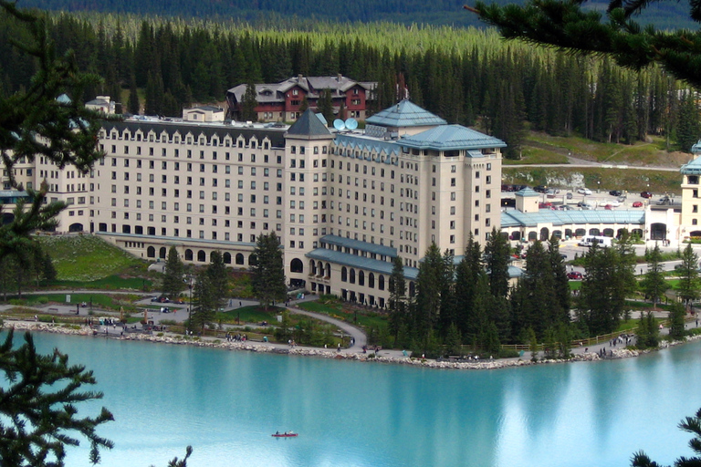 Minivan Airport Shuttle: Lake Louise  Calgary Minivan Charter: Calgary to Lake Louise