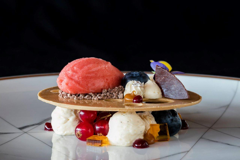 Porto: Gourmet gastronomic experience in a 2-Michelin-star restaurant Porto: Gourmet dining experience at a 2-Michelin-star restaurant