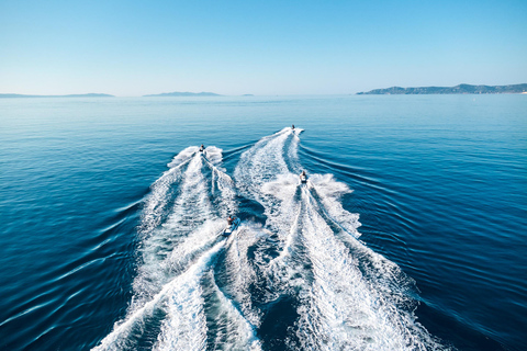 Le Lavandou: Jet ski ride without a boat license with breakfast, €170 per jet Le Lavandou: Jet ski tour without a boat license, with breakfast