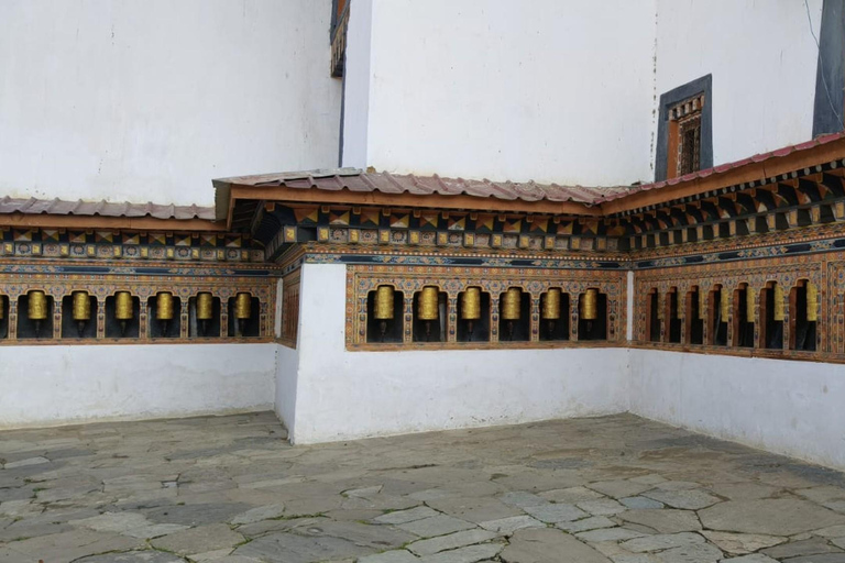 7-Days in Bhutan with River Rafting, Farm Lunch & Stone Bath