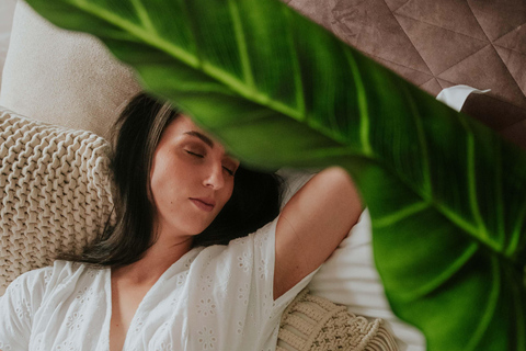 París: Estancia en el Hotel Seine Yacht y espectáculo de Cabaret Latino Paradis