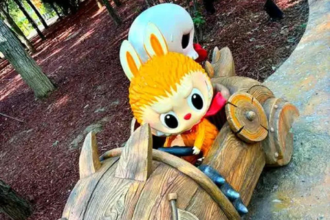 Pekin: prywatna wycieczka po mieście Pop Mart i targu z produktami związanymi z animePekin: prywatna wycieczka po mieście Pop Mart i targu z gadżetami anime