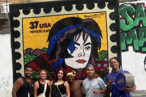 Rio: Santa Marta Favela, Michael Jackson Viewpoint & History Walk