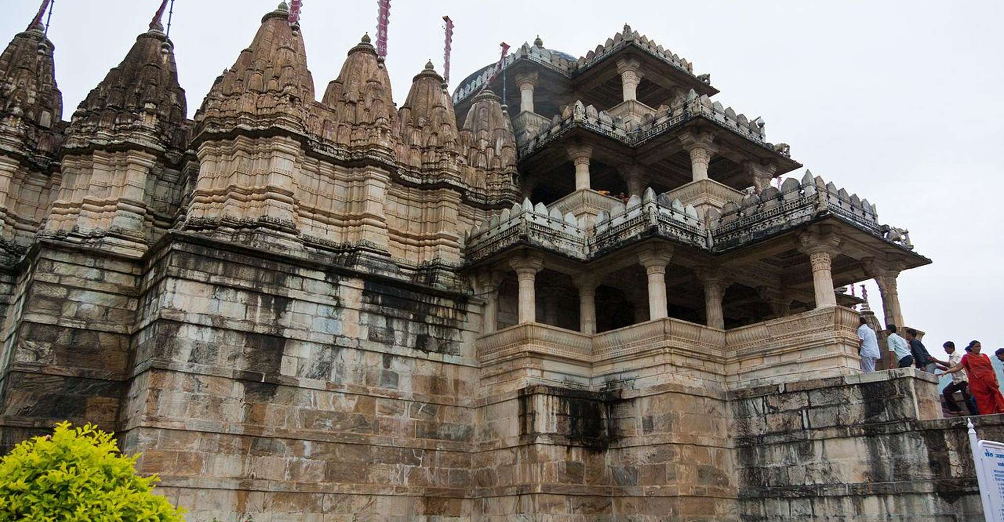 Udaipur,Ranakpur,Kumbhalgar same day tour - Housity