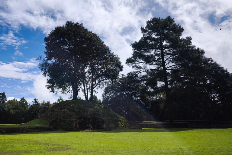 Desde Ciudad de Guatemala: Navegacion en Lago Atitlán y Visita a Iximché