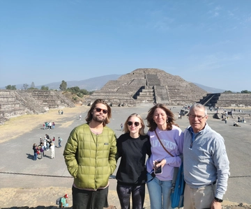 Visita a las pirámides de Teotihuacán