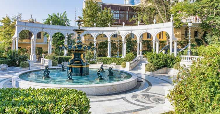 Baku: Stunning Walking Tour of Historical and Modern City photo 6