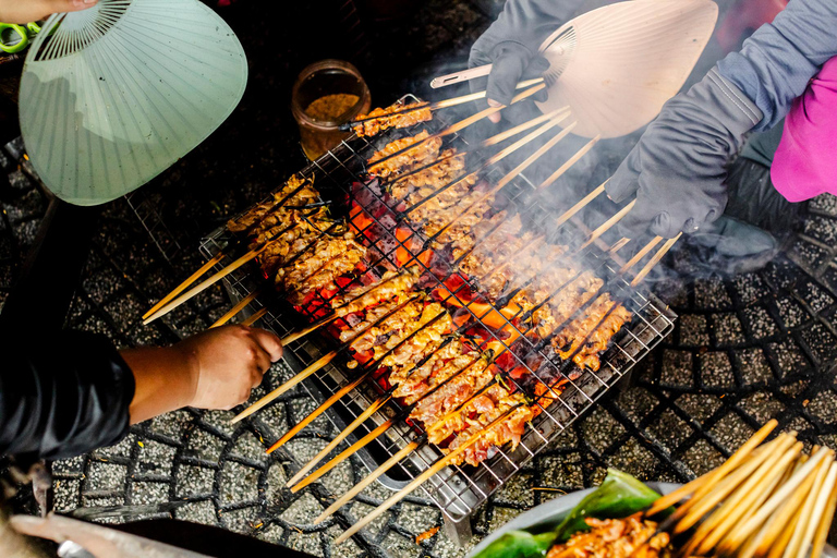 Hoi An Bites Food Tour with 15+ Tastings