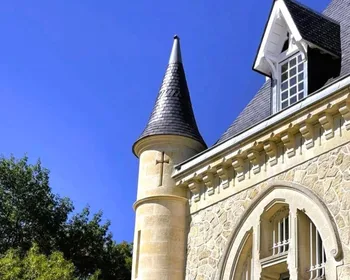 Saint-Emilion: Tour durch die Weinregion mit Weinverkostung und Aperitifs