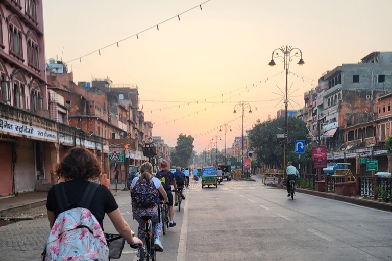 Jaipur: Early Morning Bike Tour with Flower Market Visit