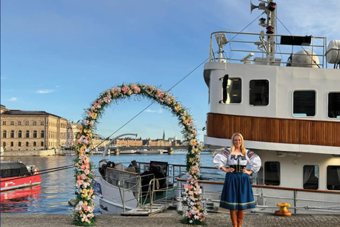Stockholm: 2h Old Town Tour & 2.5h Archipelago Cruise