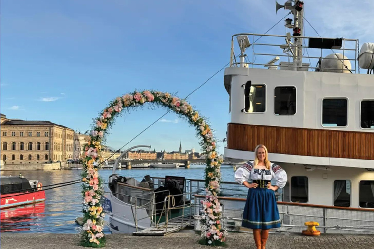Stockholm: 2h Old Town Tour & 2.5h Archipelago Cruise
