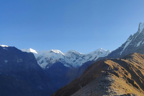 كاتماندو: رحلة ماردي هيمال مع مناظر نابضة بالحياة
