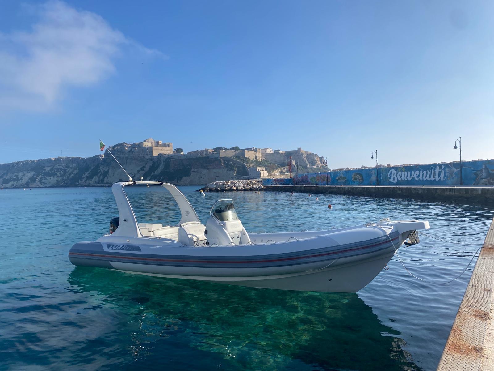 Schlauchbootverleih in Vieste mit Führerschein – Erkunden Sie den Gargano
