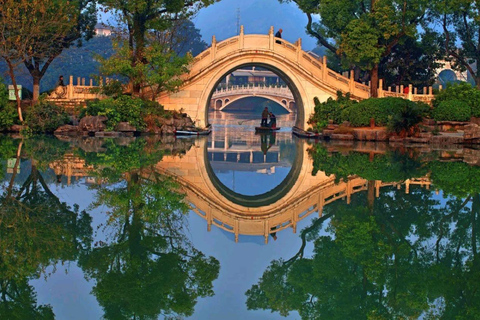 Guilin: Two Rivers and Four Lakes Night Cruise(Opt Guide) Sun‑Moon Twin‑Towers Vessel Night Cruise Ticket