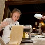 Verona: lezione di cucina di pasta e tiramisù con vino pregiato