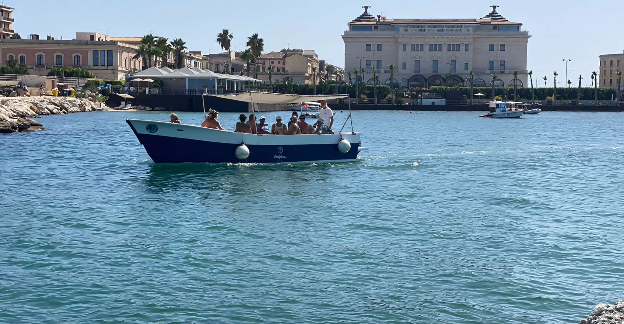 Syracuse, Ortigia and sea caves tour by boat - Hizvo