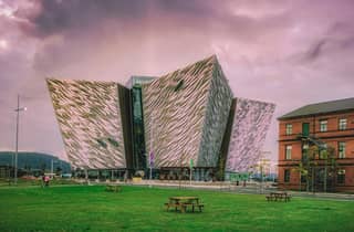 Belfast: Ticket für Titanic Belfast & digitaler Stadtspaziergang