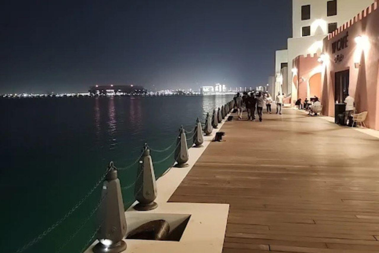 Doha: Guided Night Tour with Lights, Culture & Landmarks