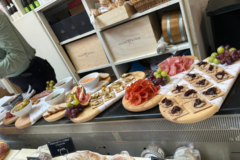 Dublin: Walking Food Tour with local chef, 7 stops or more!