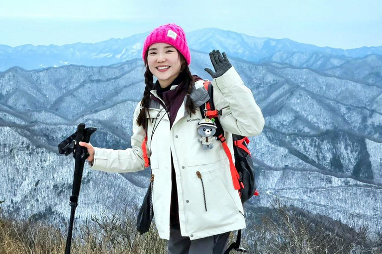 Depuis Séoul : Randonnée au lever du soleil de Taebaeksan sur les fleurs de neige et K-food