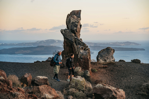 Santorini: begeleide wandeling naar krater en zonsondergang