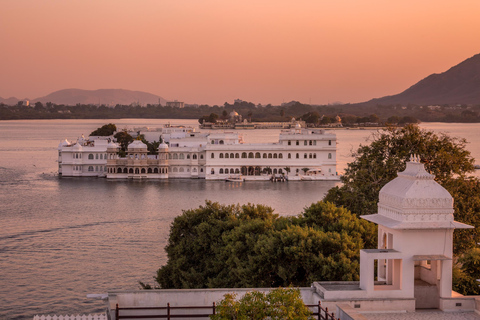 Udaipur: 2-tägige private Tour mit Kumbhalgarh und Ranakpur