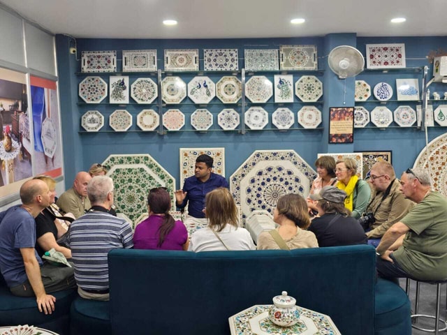 Agra Handicraft Shopping Tour: Marble, Jewelry & Rugs