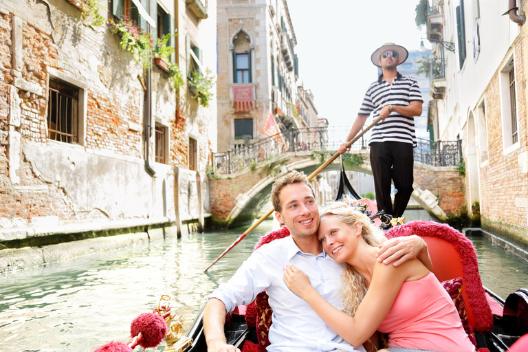 Venice: Saint Mark's Basilica Guided Tour with Gondola Ride German Guided Tour
