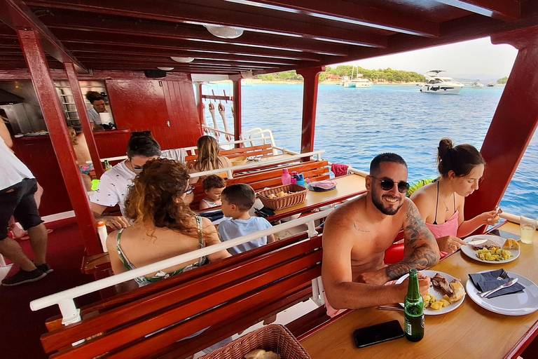 Split: All-Inclusive 3 Islands and Blue Lagoon Cruise Split: 3 Islands and Blue Lagoon Cruise with Lunch & Drinks